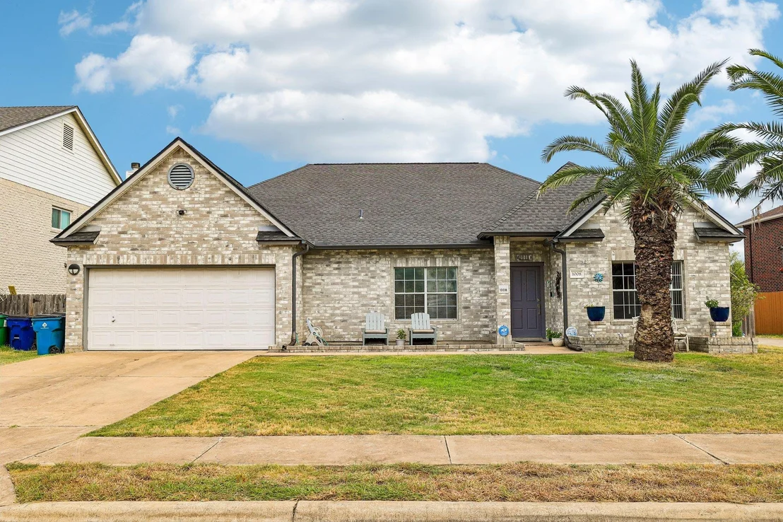 Photo of 1008 Statler Bend DR
