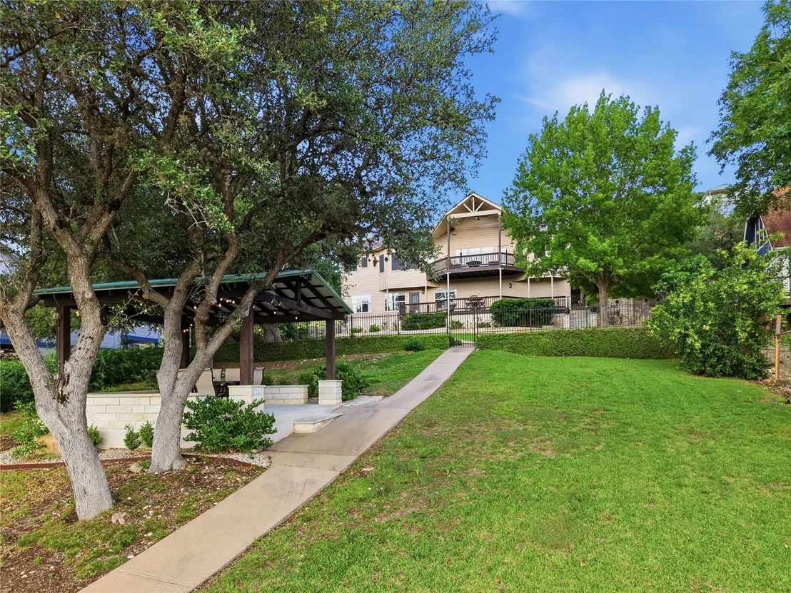 Photo of 10802 Beach RD