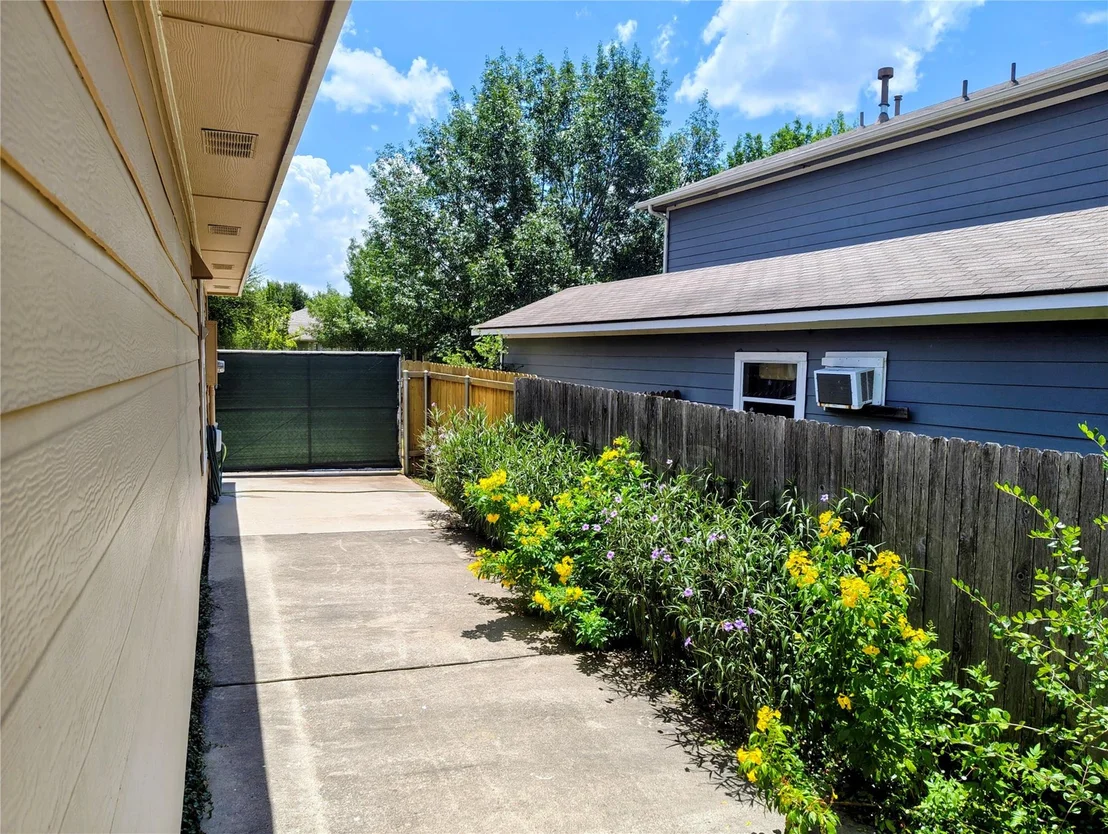 Photo of 18208 Flathead DR