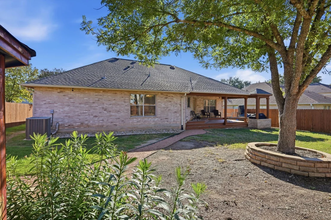 Photo of 903 E Olympic DR
