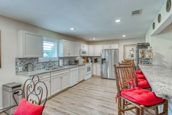 Photo of 215 E McGee TRL