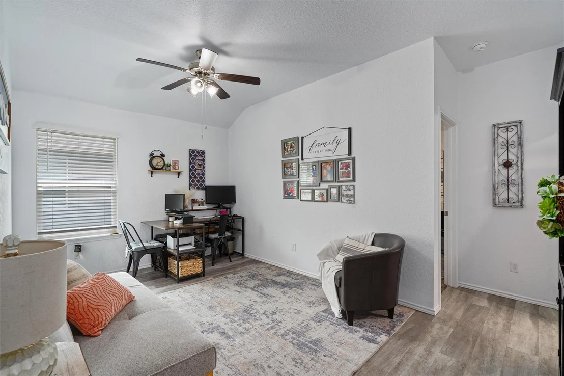 Photo of 138 Beth Ann LOOP