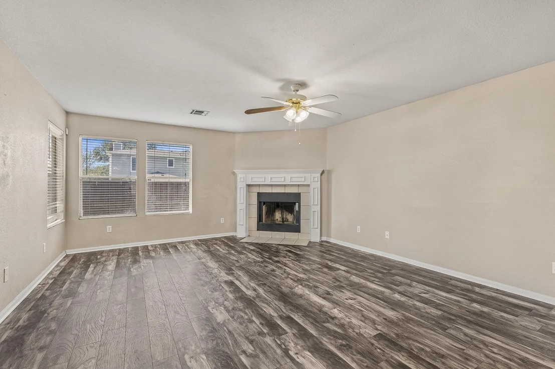 Photo of 5504 Southern Crossing DR