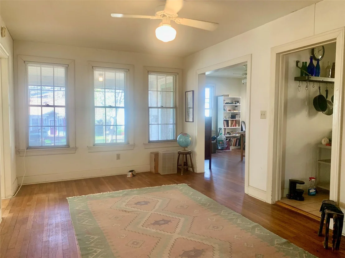 Photo of 1607 Wethersfield RD