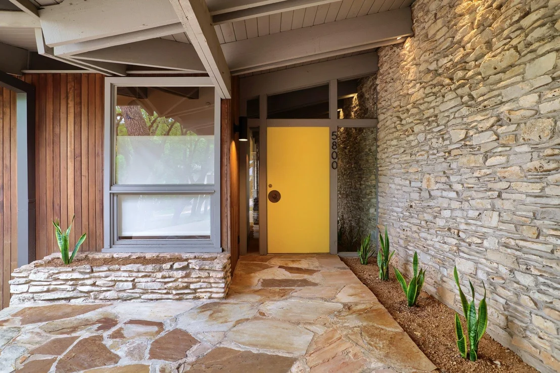 Photo of 5800 Lookout Mountain DR