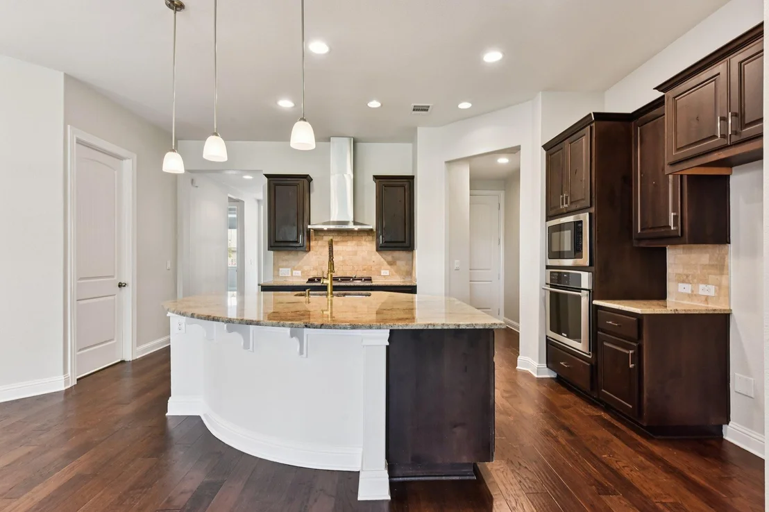 Photo of 114 Magona TRL