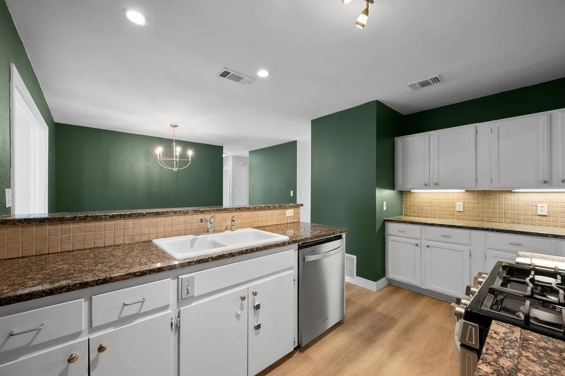 Photo of 902 Emerald Wood DR