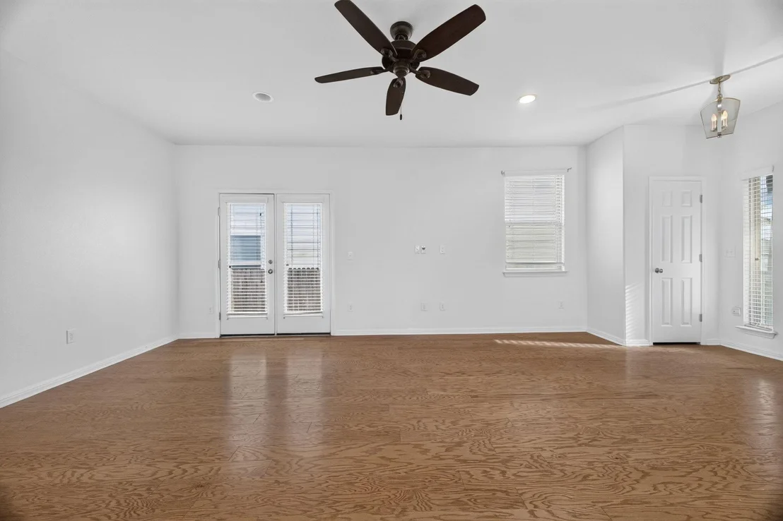 Photo of 430 Twisted Oaks LN
