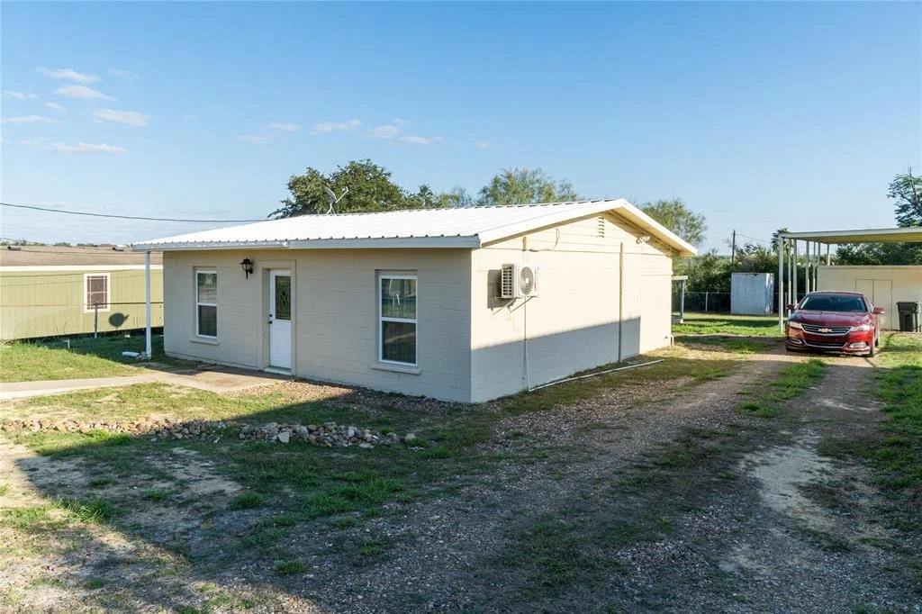 Photo of 106 Overview DR