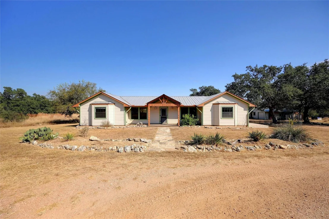 Photo of 525 River Oaks RD