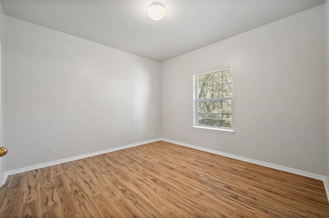 Photo of 5709 Hudson Bend RD