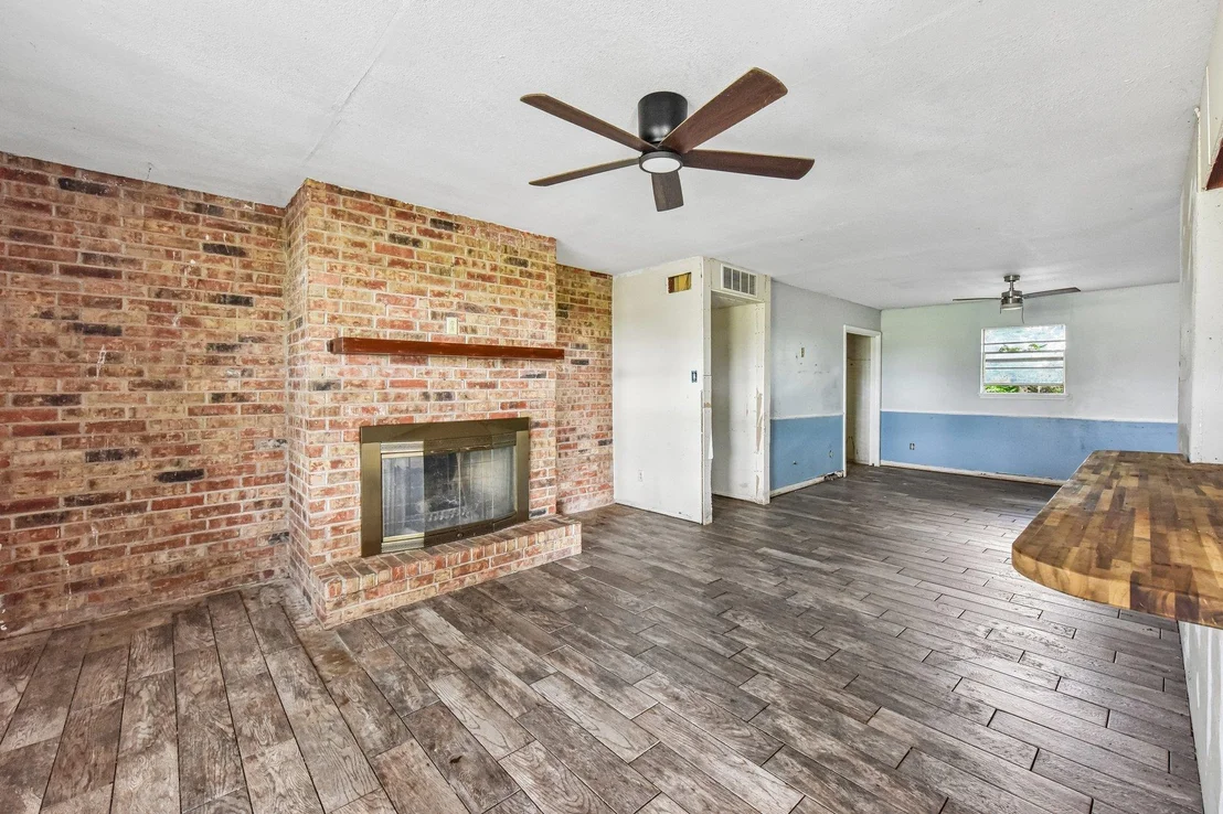 Photo of 1111 Silent Valley RD