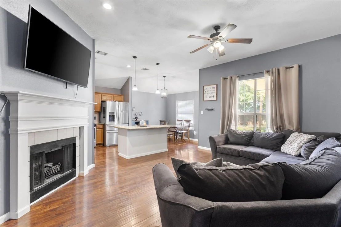 Photo of 2000 Holly Springs DR