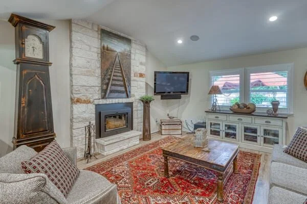 Photo of 215 E McGee TRL