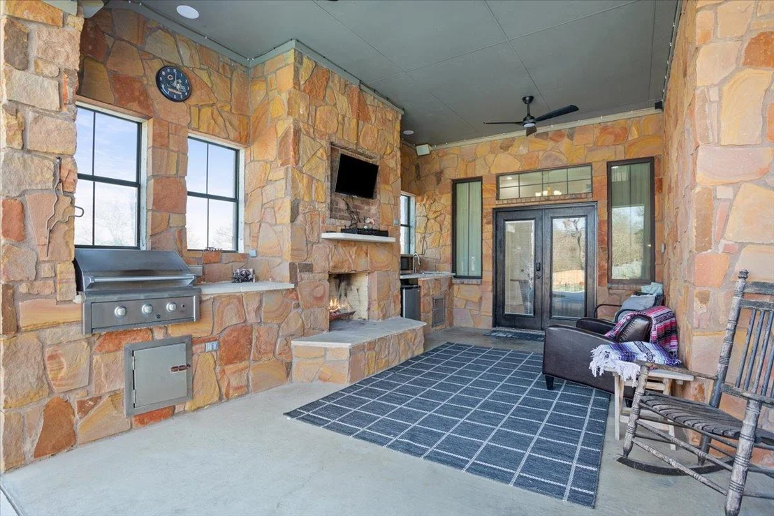 Photo of 3426 Summit CIR