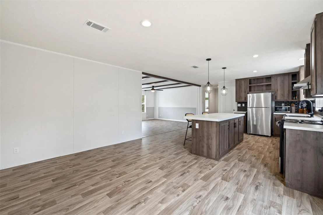 Photo of 281 Green Oaks DR