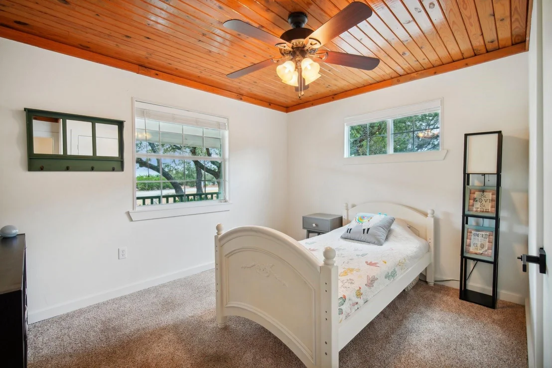 Photo of 1815 Spring Valley DR