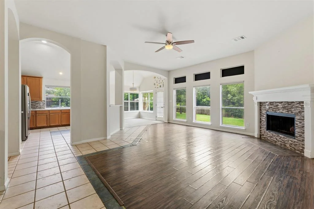Photo of 406 Bellaire Oaks DR