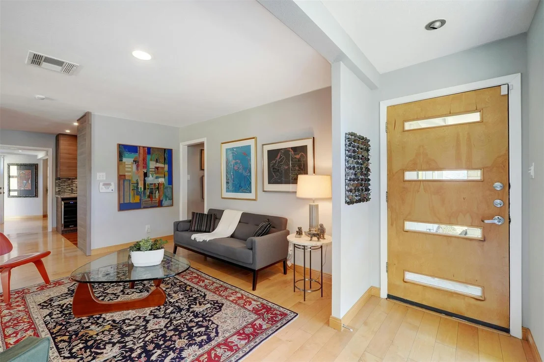 Photo of 1302 Berkshire DR