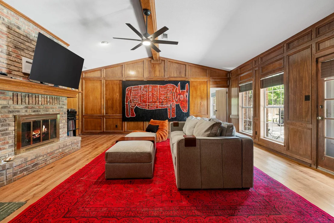 Photo of 400 Hackberry ST