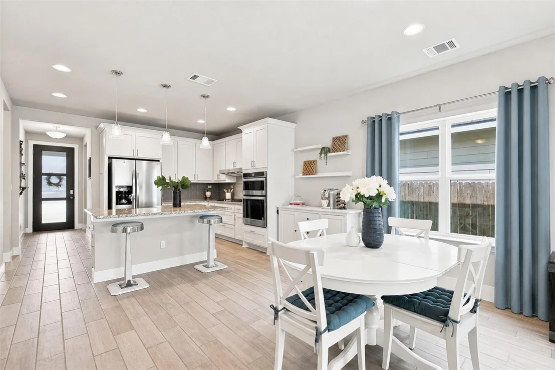 Photo of 208 Winding Hollow LN