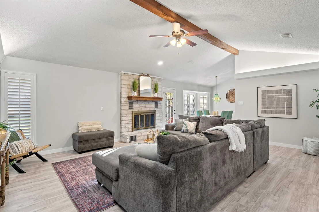 Photo of 702 Bosque TRL