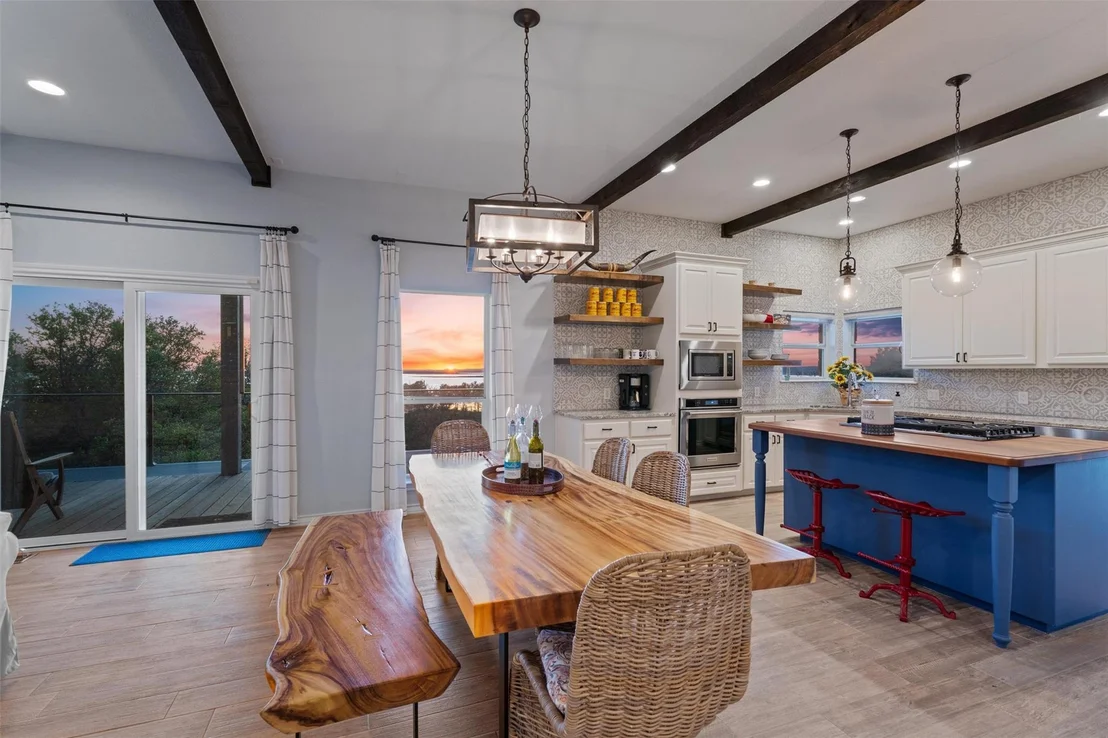 Photo of 4401 Sunset Cliff RD