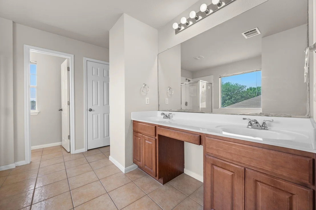 Photo of 215 Gainer DR