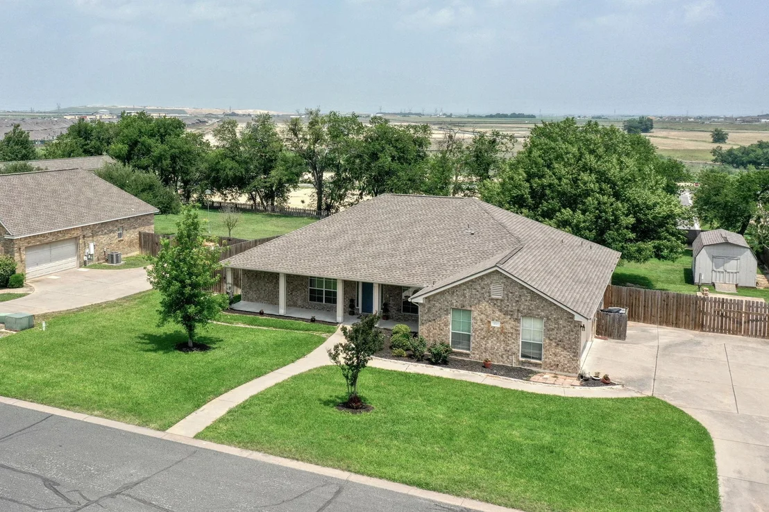 Photo of 102 Bosque DR