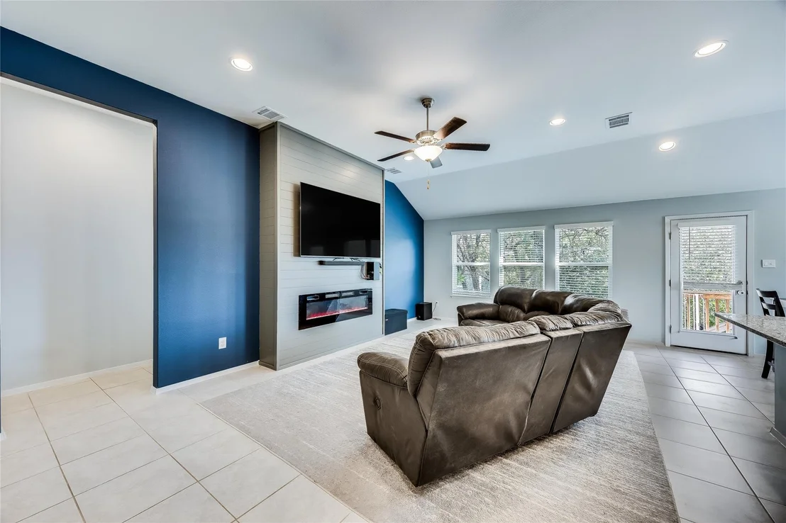 Photo of 21302 Santa Rosa Ave