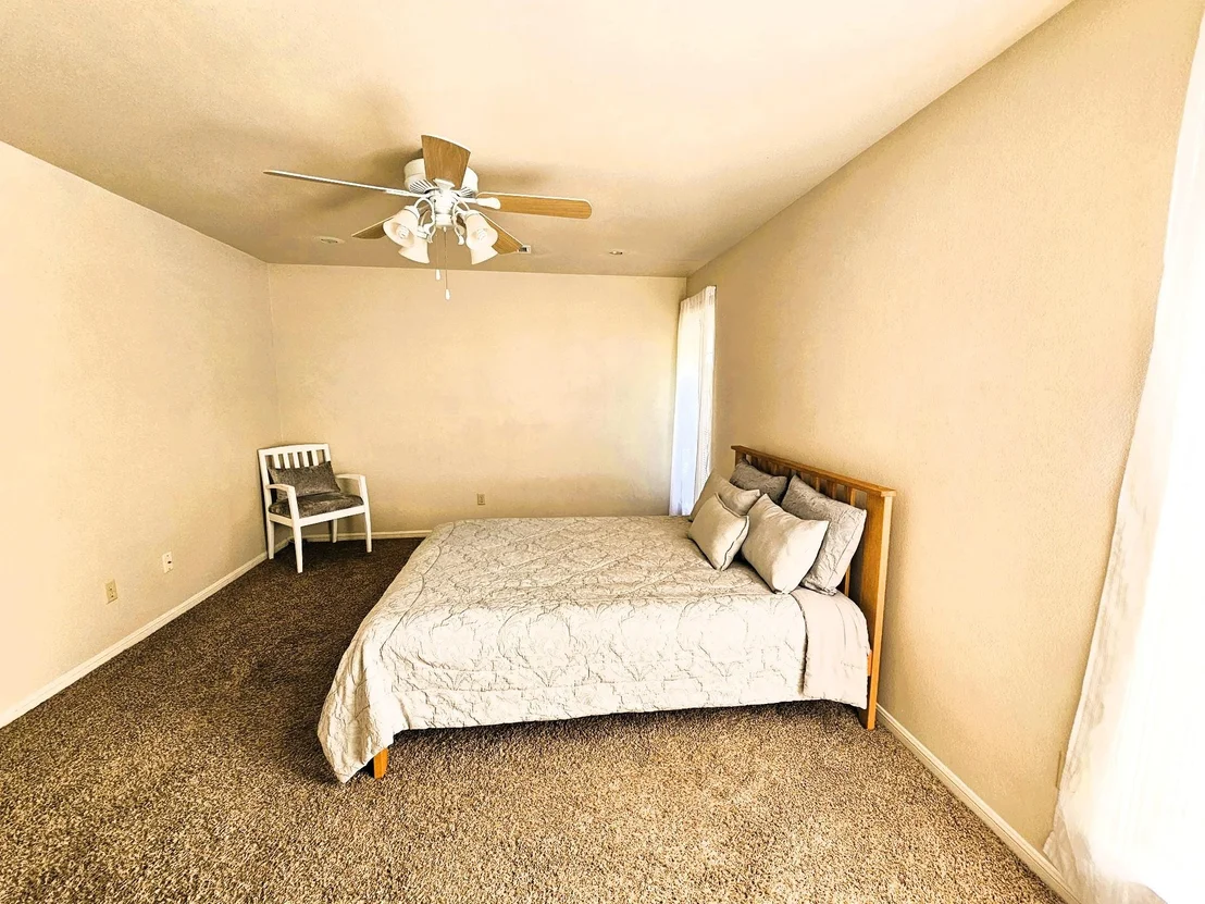 Photo of 1202 Bowen Ave
