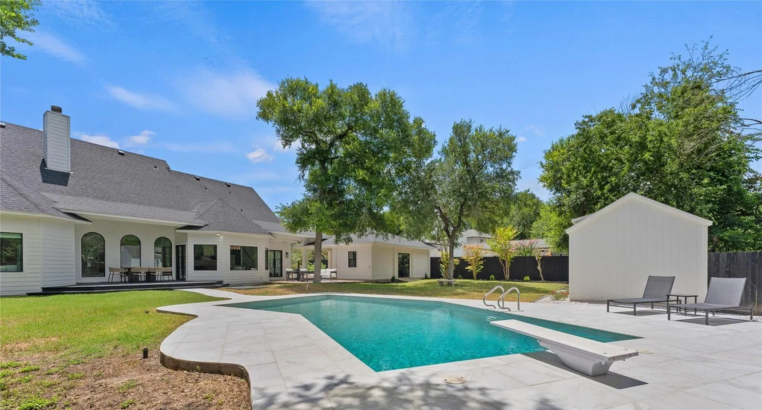Photo of 608 Whispering Oaks DR