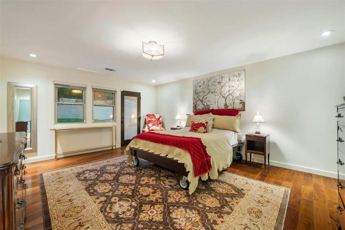 Photo of 6108 Highlandale DR