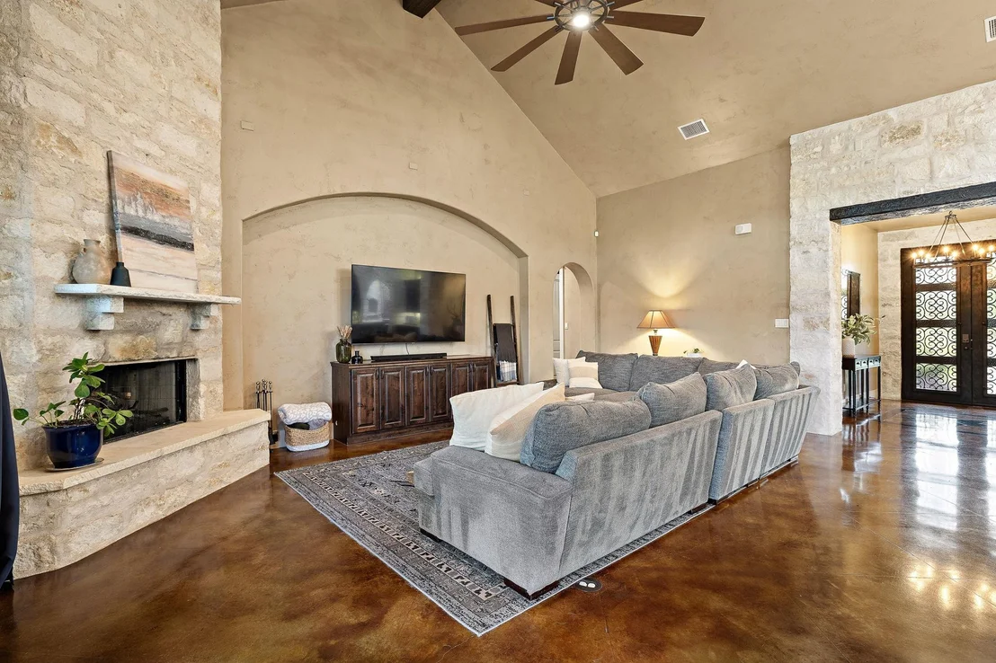 Photo of 201 Eagle Valley LN