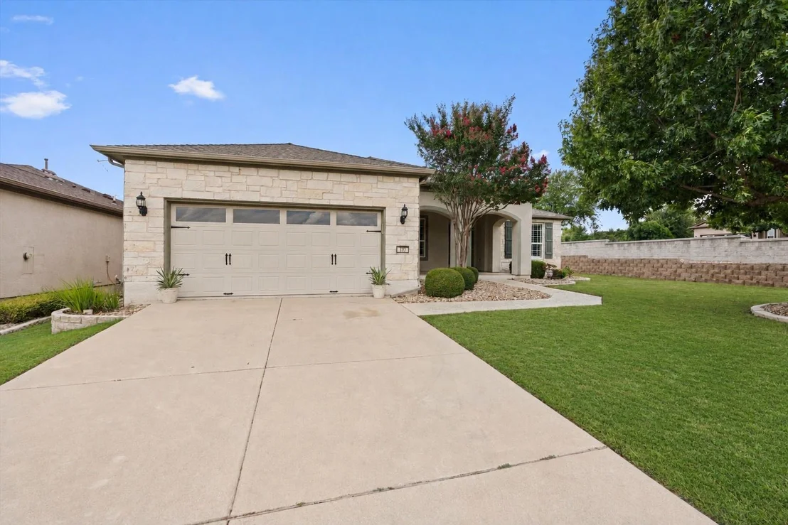 Photo of 102 Emory Peak TRL