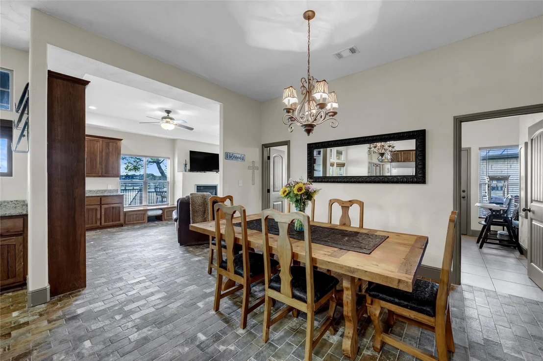 Photo of 202 Bridgepoint DR