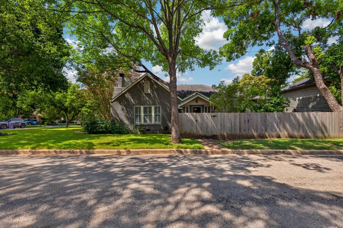 Photo of 4214 Sinclair Ave