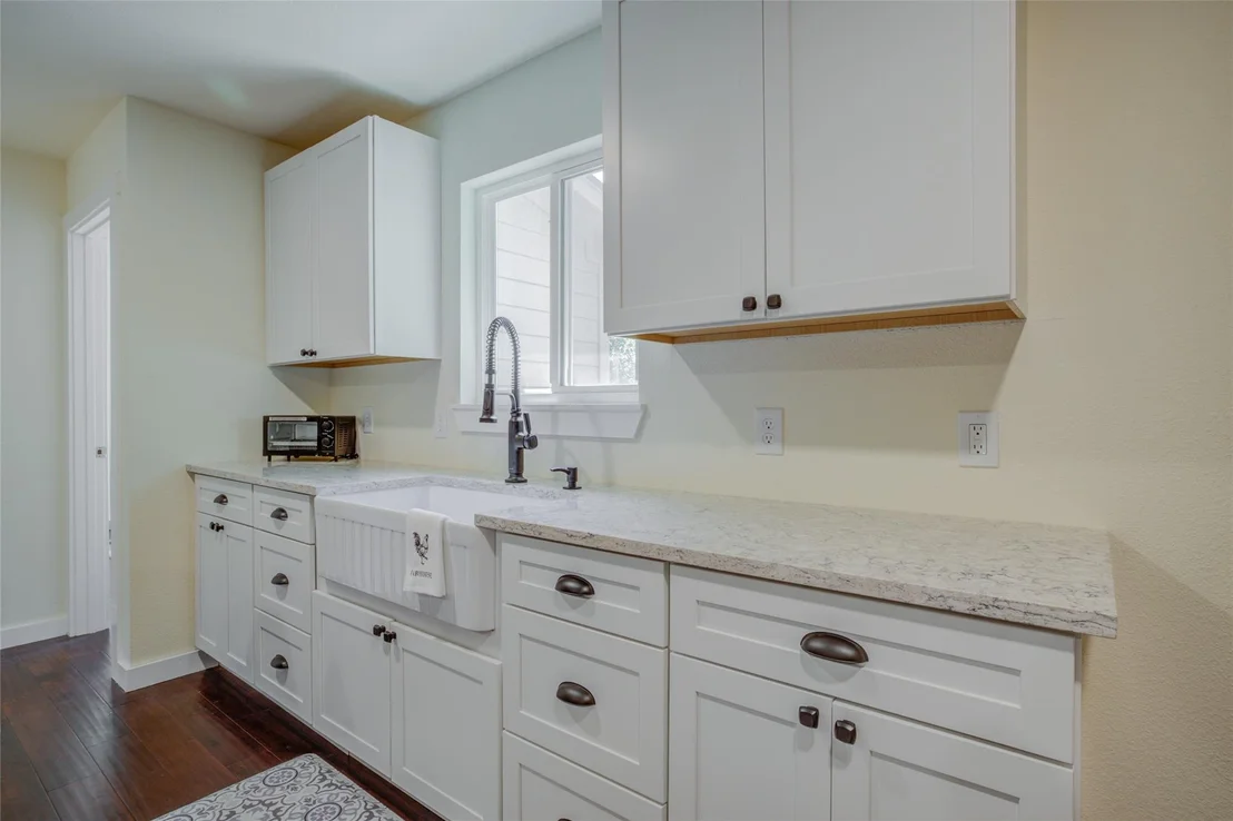 Photo of 7917 Forest View DR