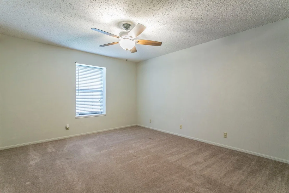 Photo of 2601 River Oaks DR