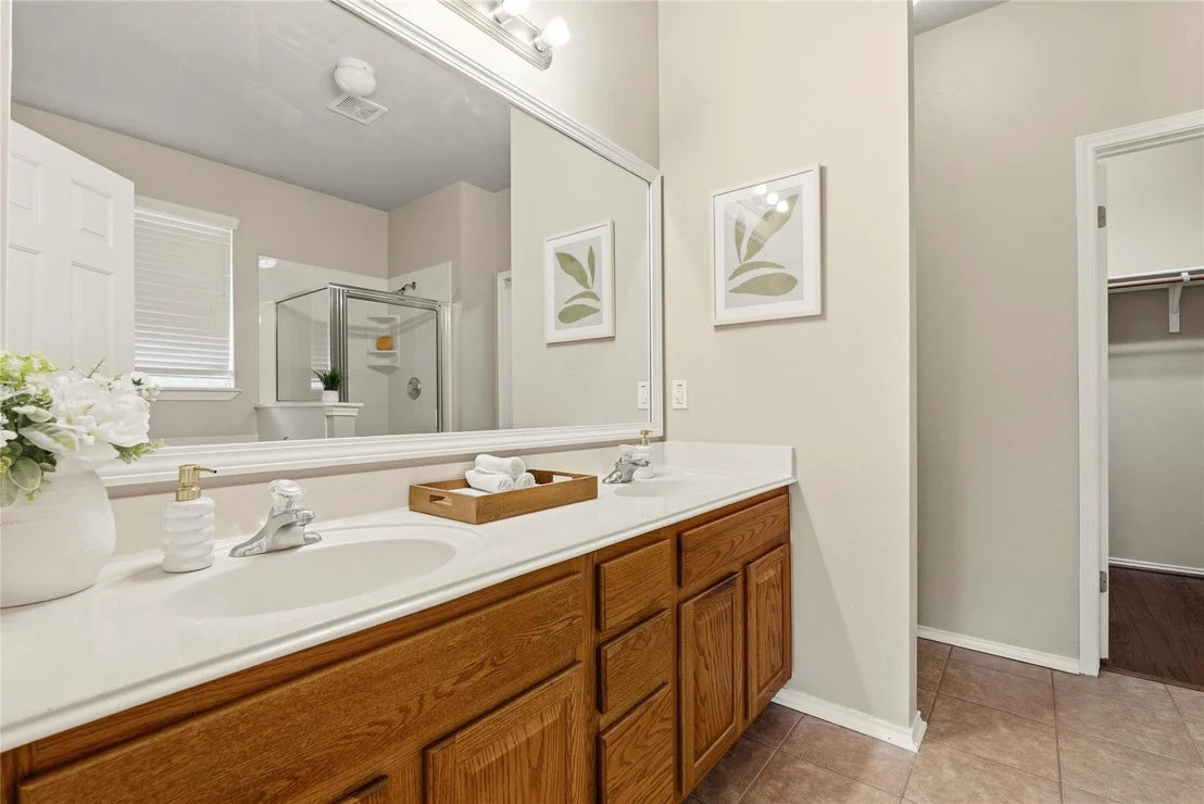 Photo of 11512 Shadow Creek DR
