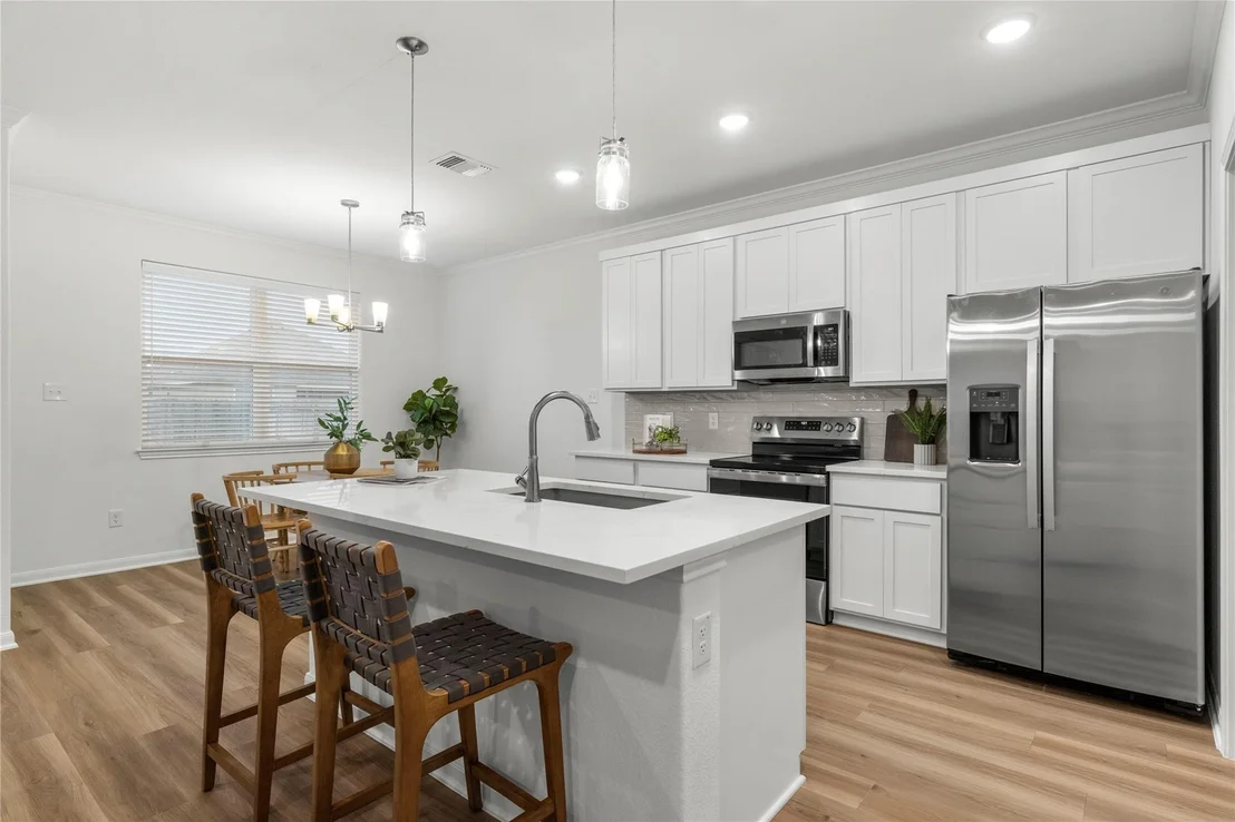 Photo of 8114 Timber Hollow LN