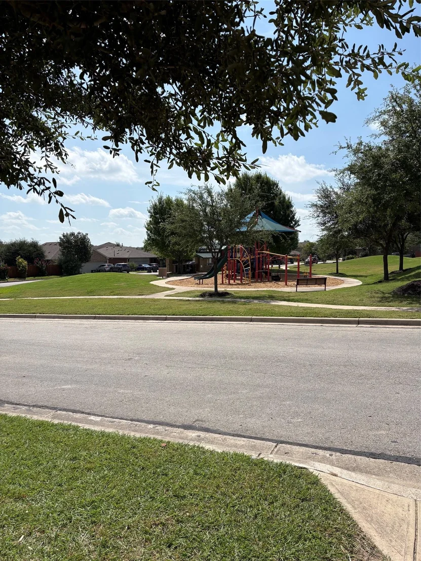 Photo of 211 Pine Arbol PASS