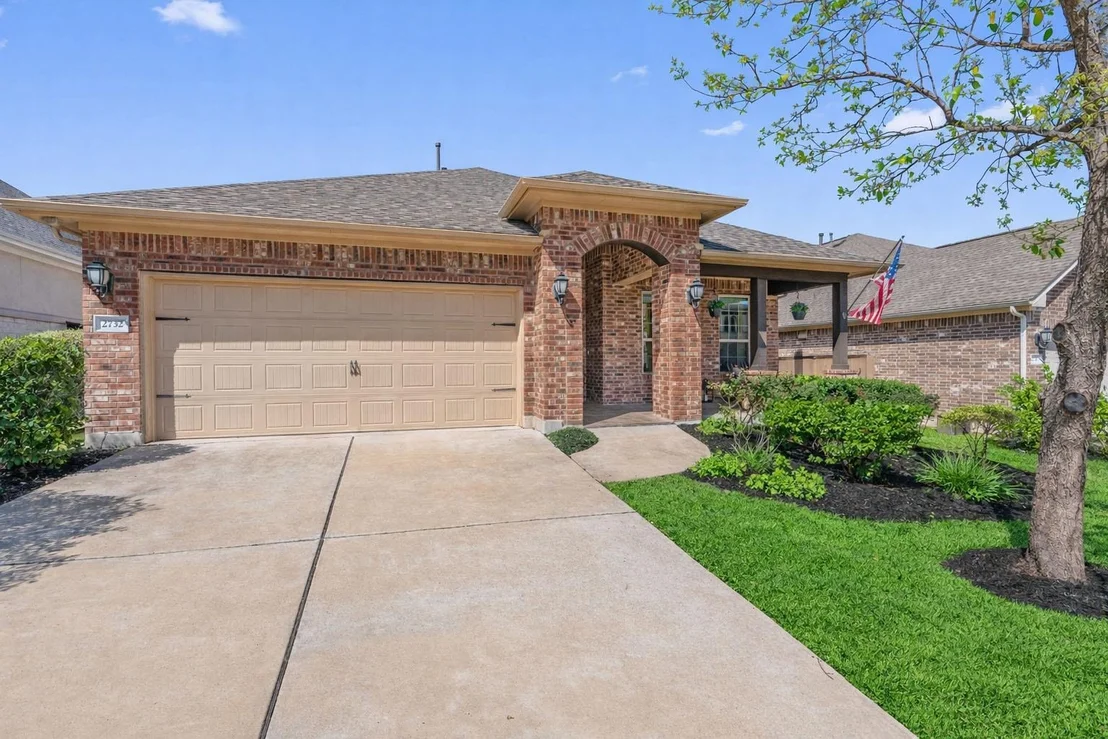 Photo of 2732 Florin CV