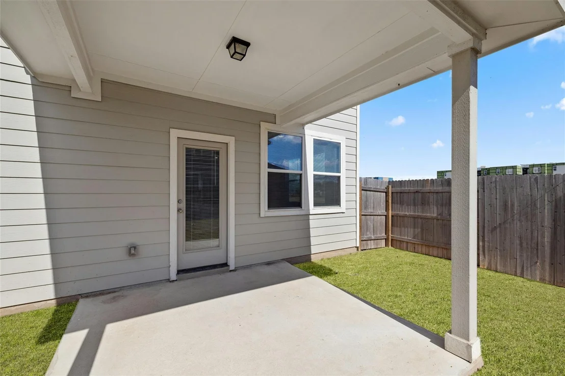 Photo of 5000 Black Onyx DR