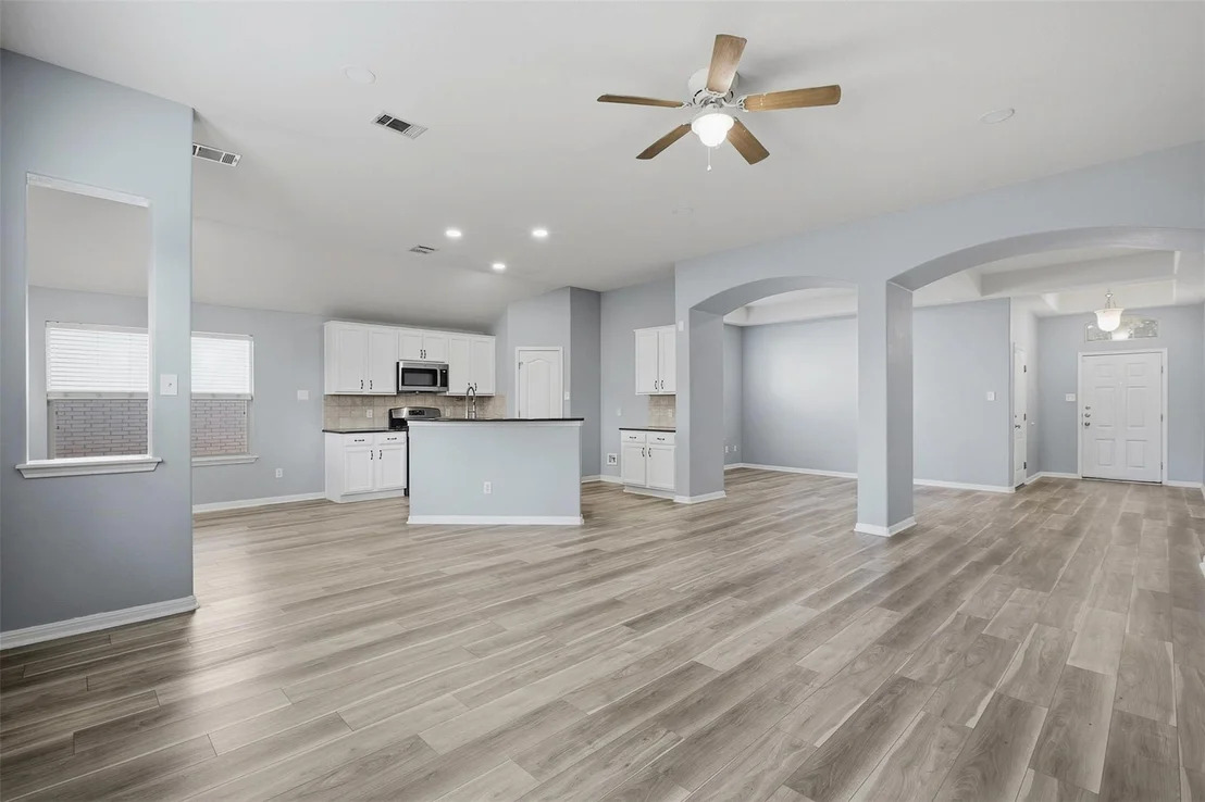 Photo of 1207 Utopia LN
