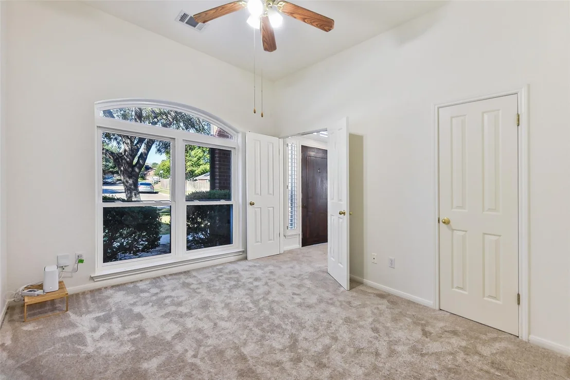 Photo of 700 Cornell DR