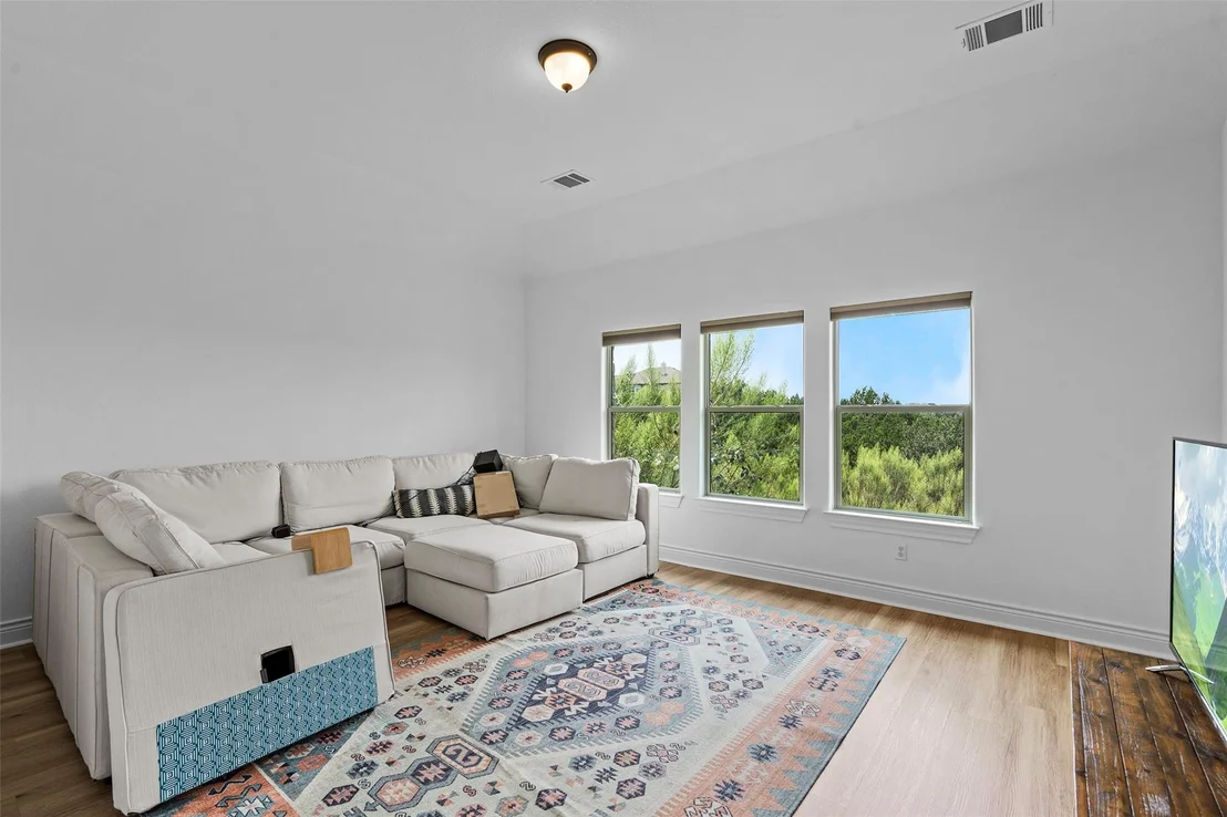 Photo of 1075 Bluff Woods DR