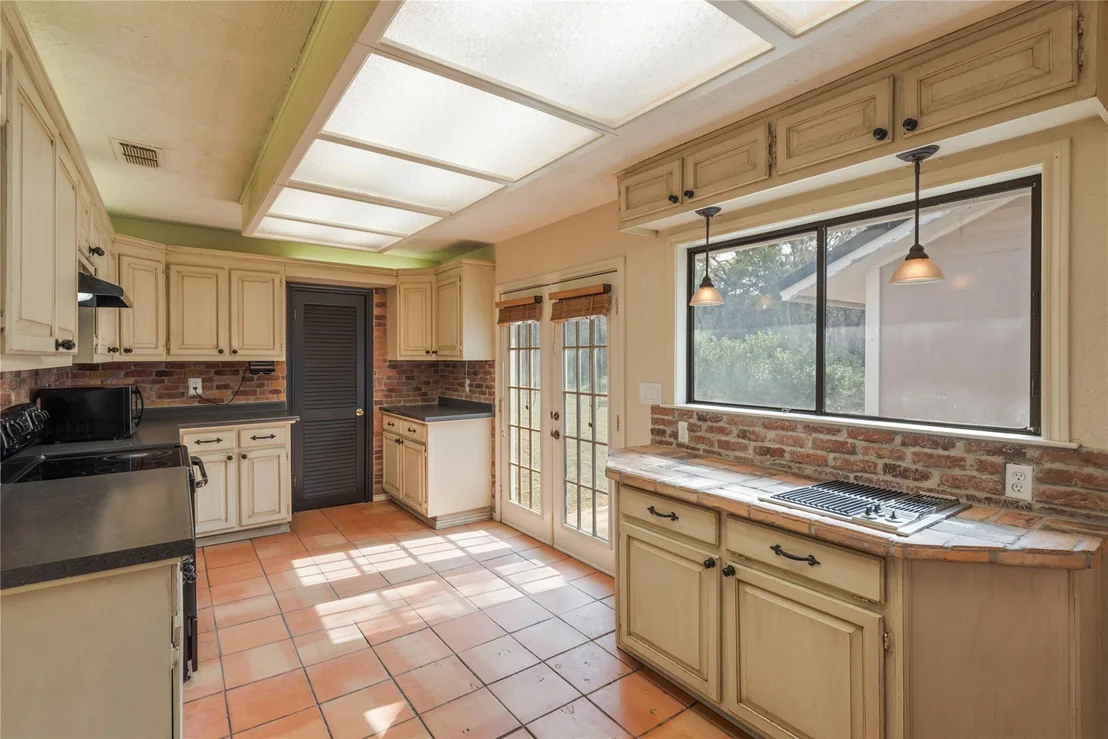 Photo of 4948 Travis Oaks DR