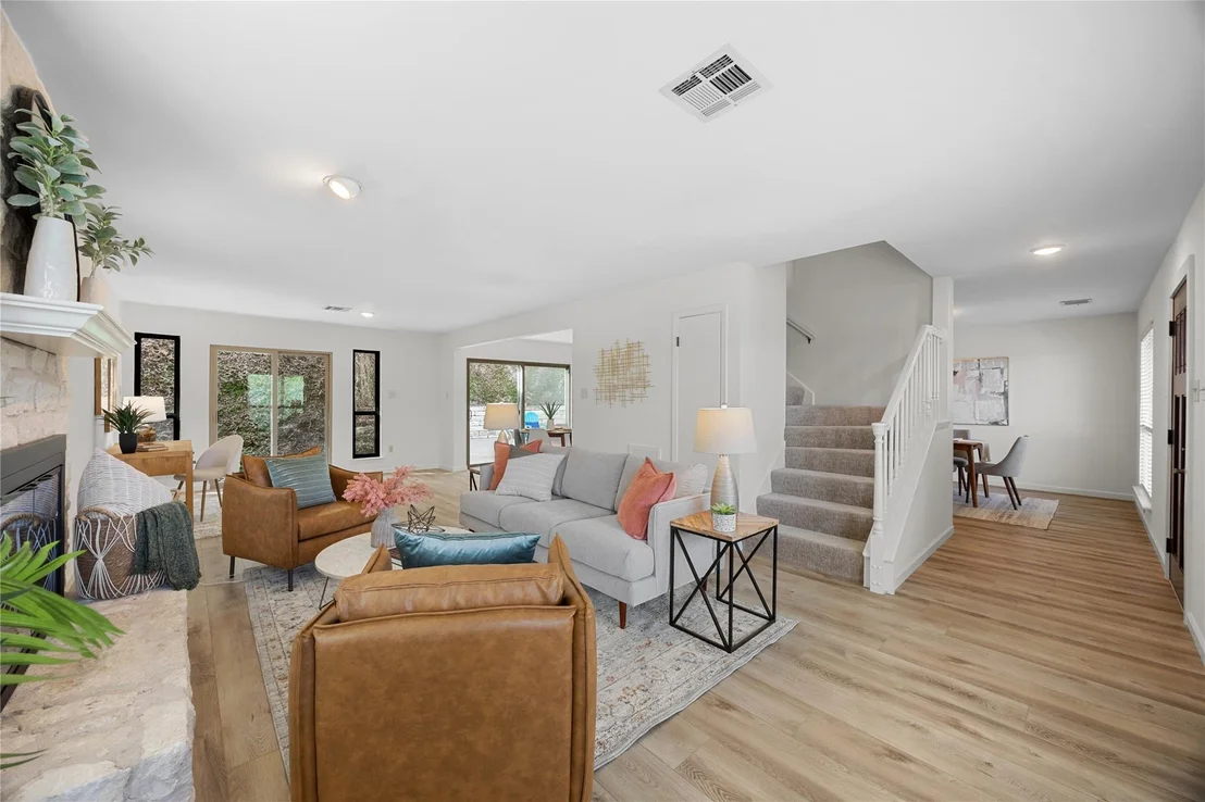 Photo of 9301 Rolling Oaks TRL