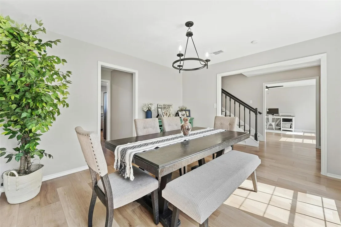 Photo of 21302 High DR